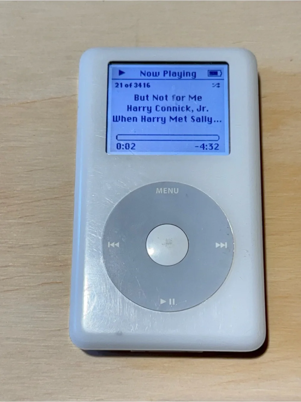 iPod 4thGen Model:MP102 20GB White Tested Good Battery w/3416Song-Charg Read Blw